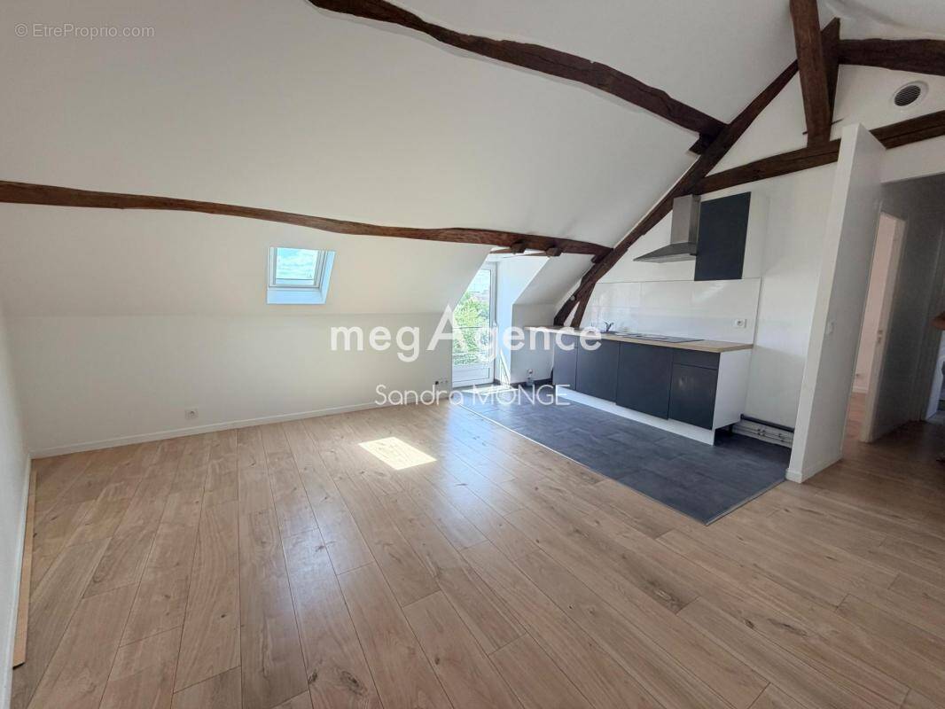 Appartement à AUNEAU