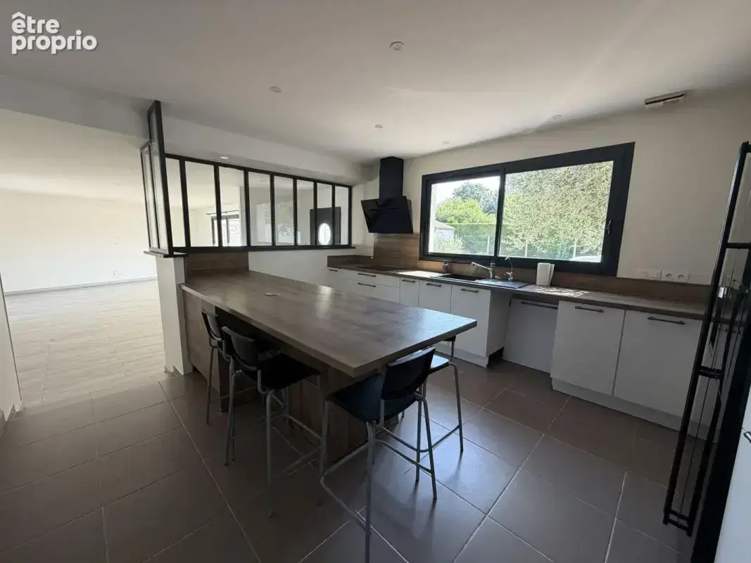 Maison 6 pièces 140 m² à vendre à Le Gue-D'allere (17540) - photo 2