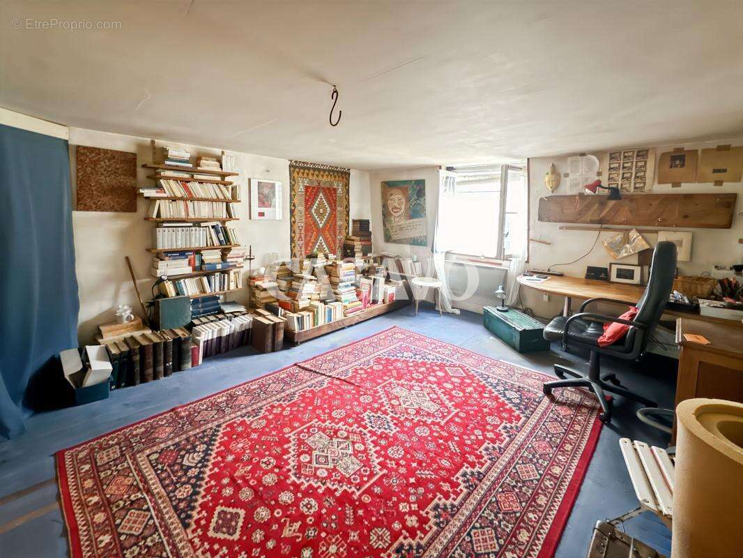 Appartement à PARIS-1E