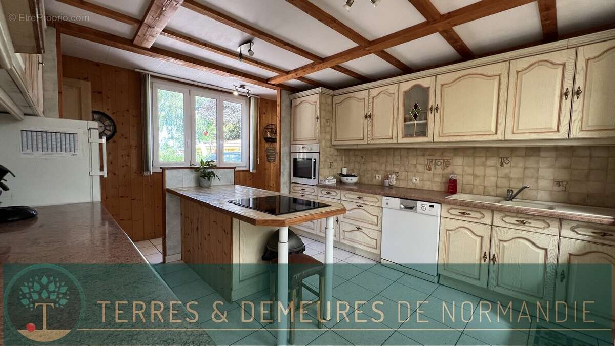 A vendre Propriété touristique de charme au cur de la campagne normande, offrant un cadre paisible et un fort potentiel d'activ - photo 7