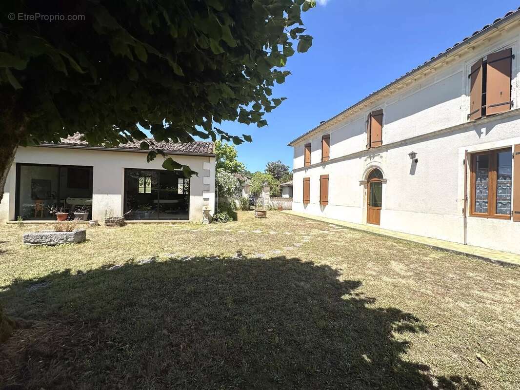 Maison à SAINT-GEORGES-DES-AGOUTS