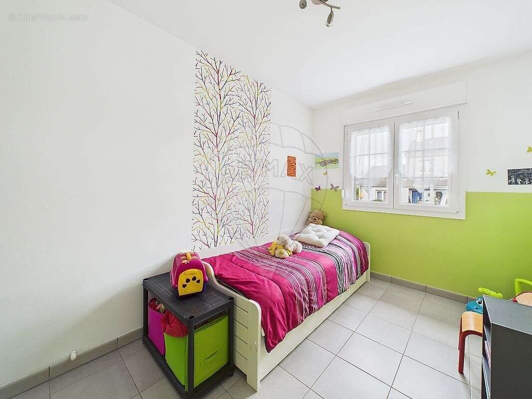Maison à NEUFCHEF