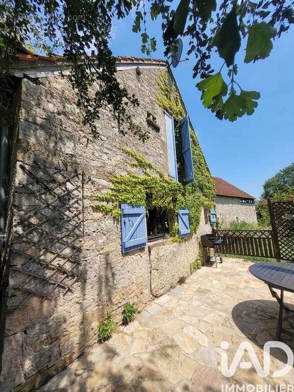 Maison 270 m² à Cavagnac  - photo 3