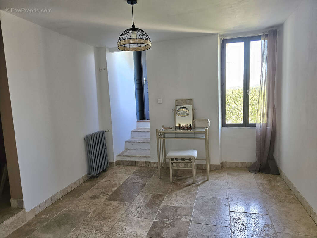 Maison à LA ROQUE-D'ANTHERON