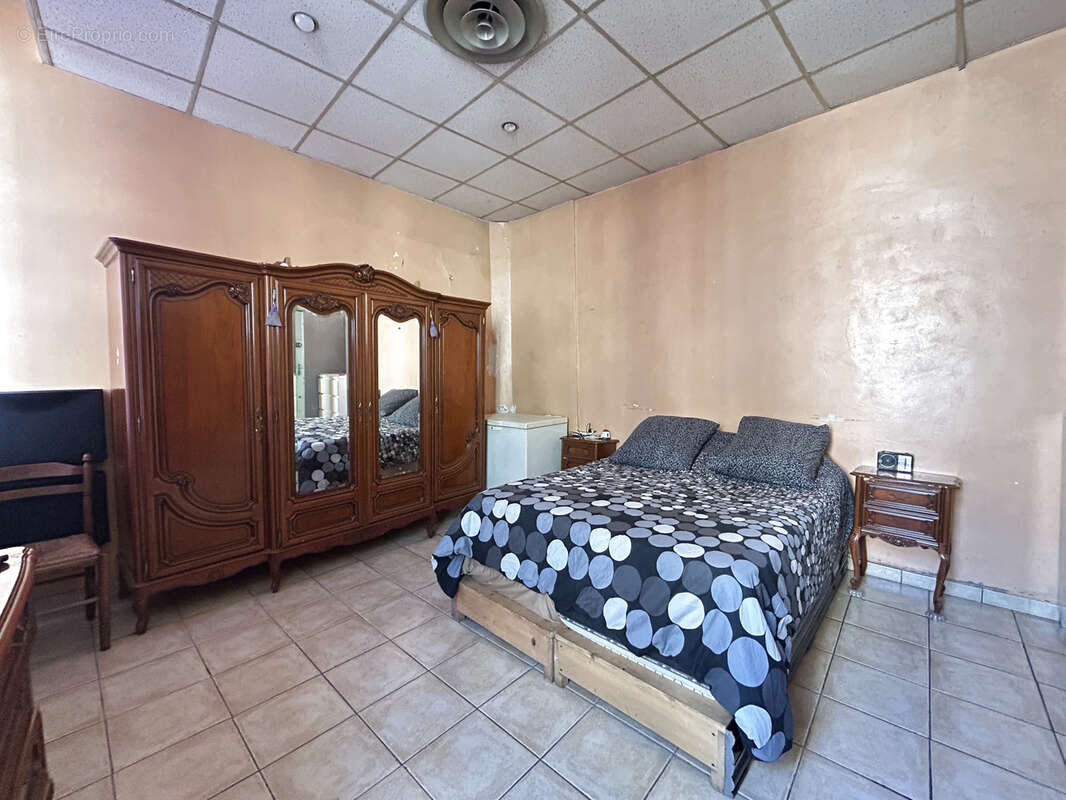 Appartement à MARSEILLE-1E