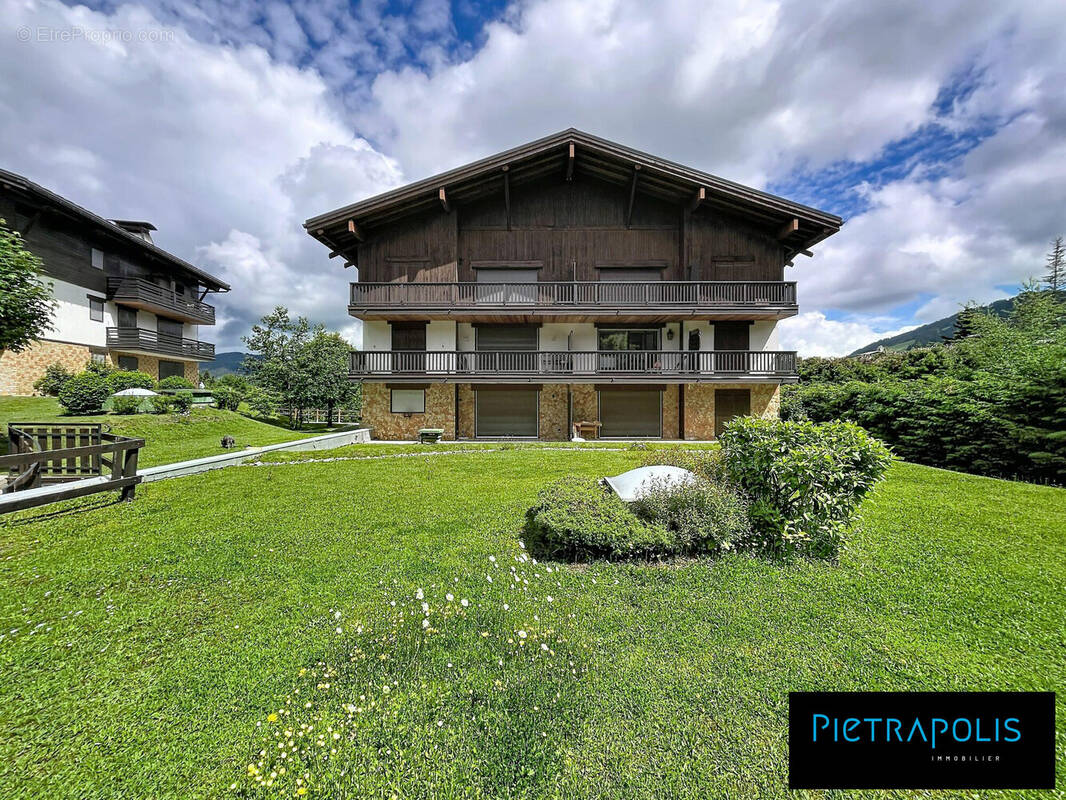 Chalet vue de l'arrière - Appartement à MEGEVE