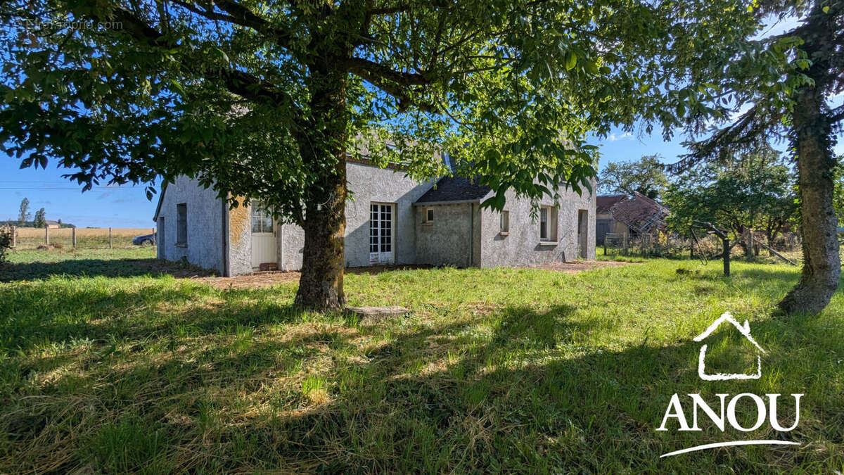 Vaste maison de plain-pied avec dépendances - photo 13
