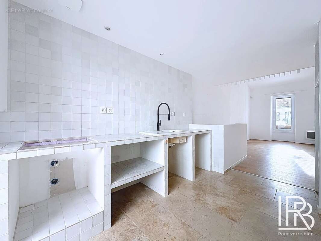 Appartement à MARSEILLE-6E