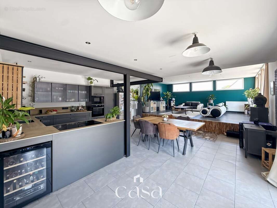Maison 196 m² à Morteaux-Couliboeuf  - photo 5