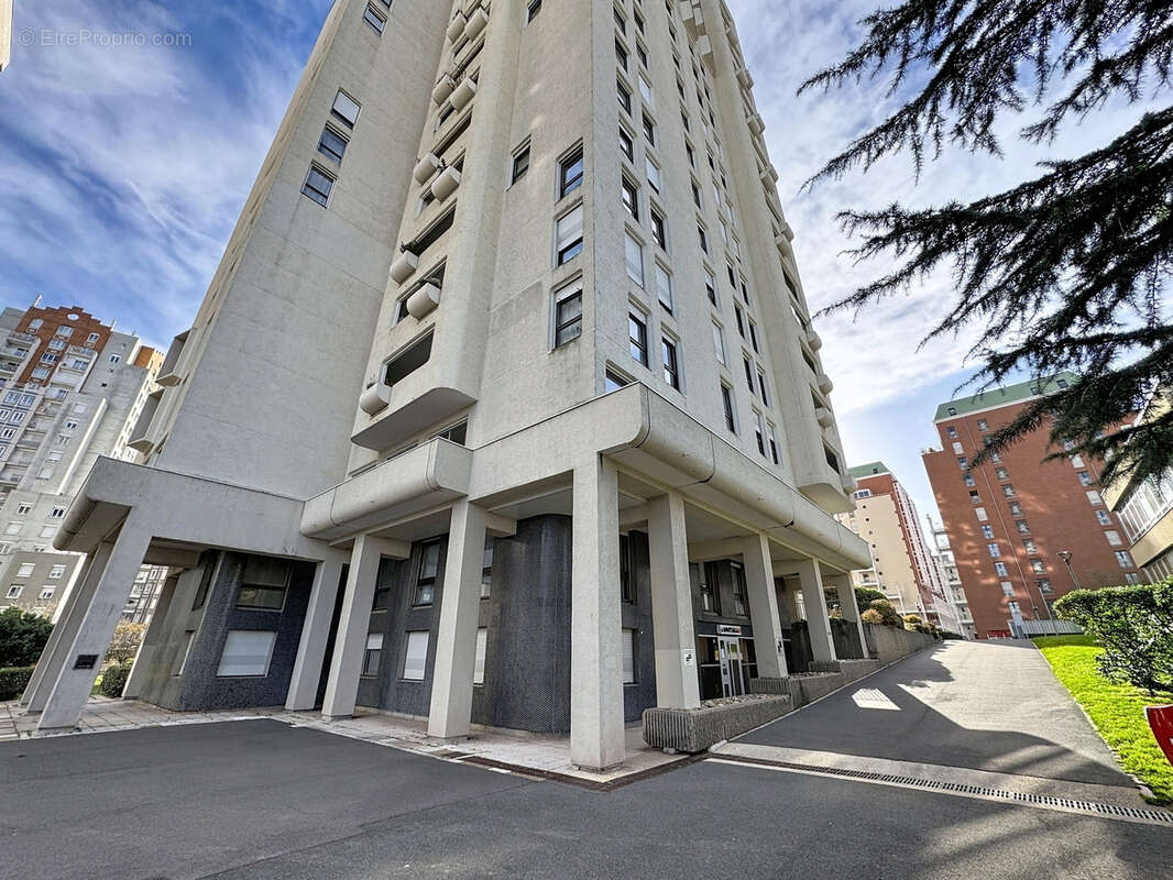 Appartement à SAINT-ETIENNE