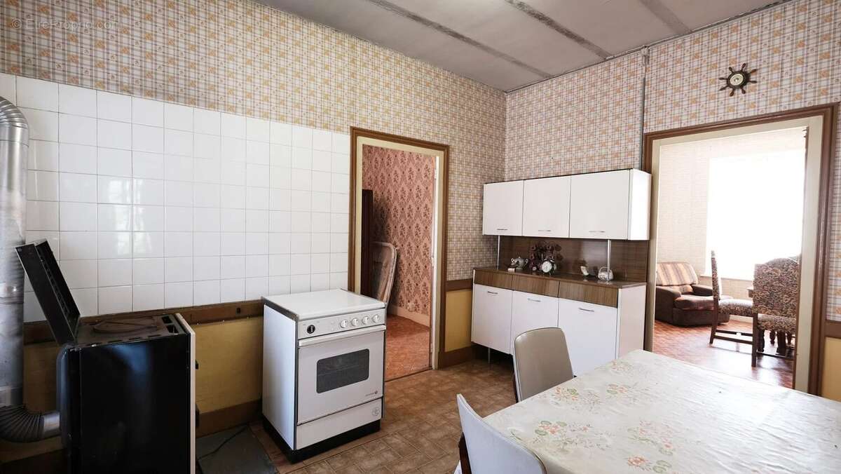 Grande propriété avec beaucoup de potentiel et de belles vues - photo 16