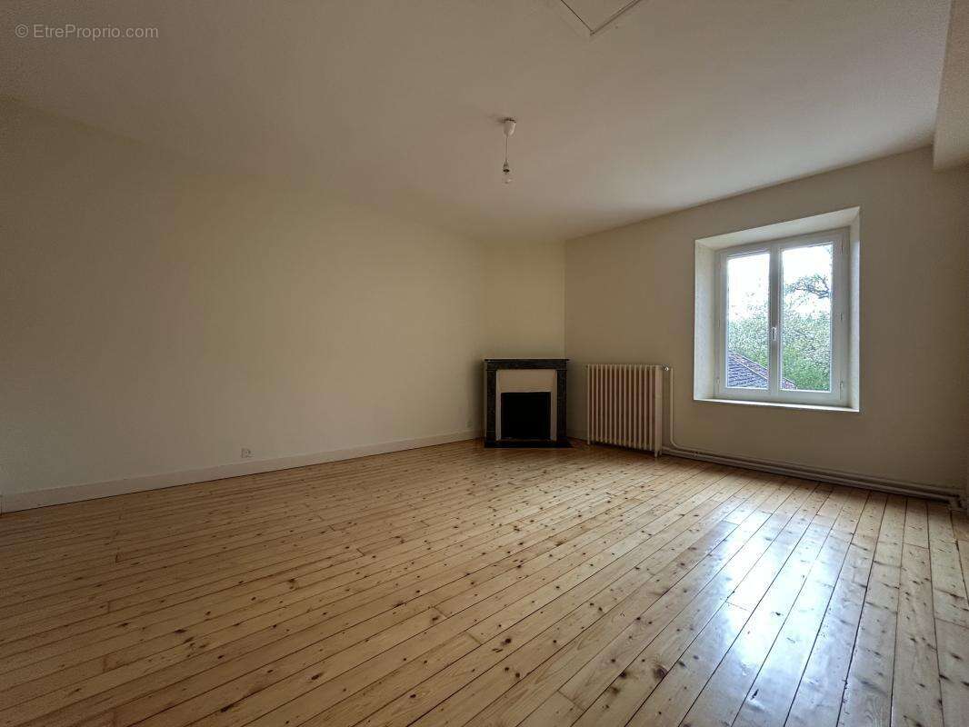 Maison à VERNOU-LA-CELLE-SUR-SEINE