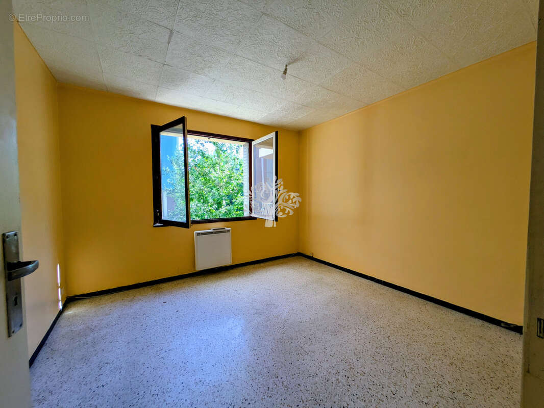Appartement à SIX-FOURS-LES-PLAGES