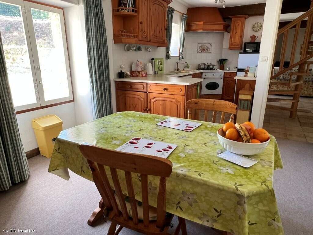 Charmante Maison en Pierre dans un Village Tranquille – Idéale comme Résidence Secondaire - photo 8
