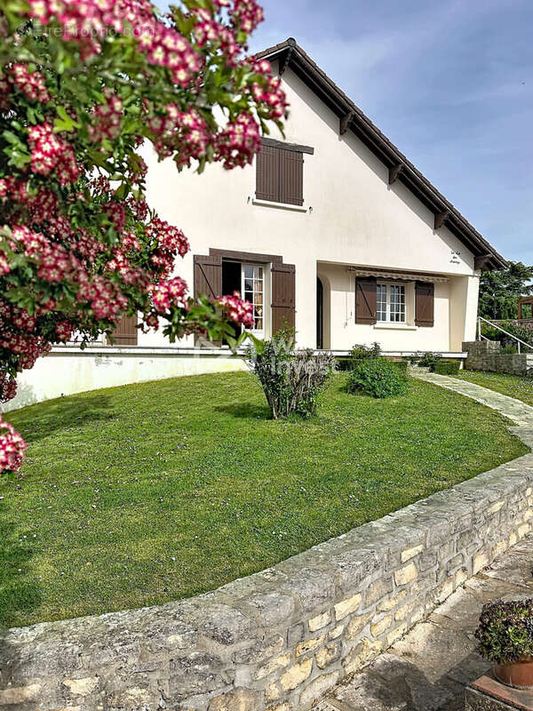 Maison à SAINT-SAUVEUR-EN-PUISAYE