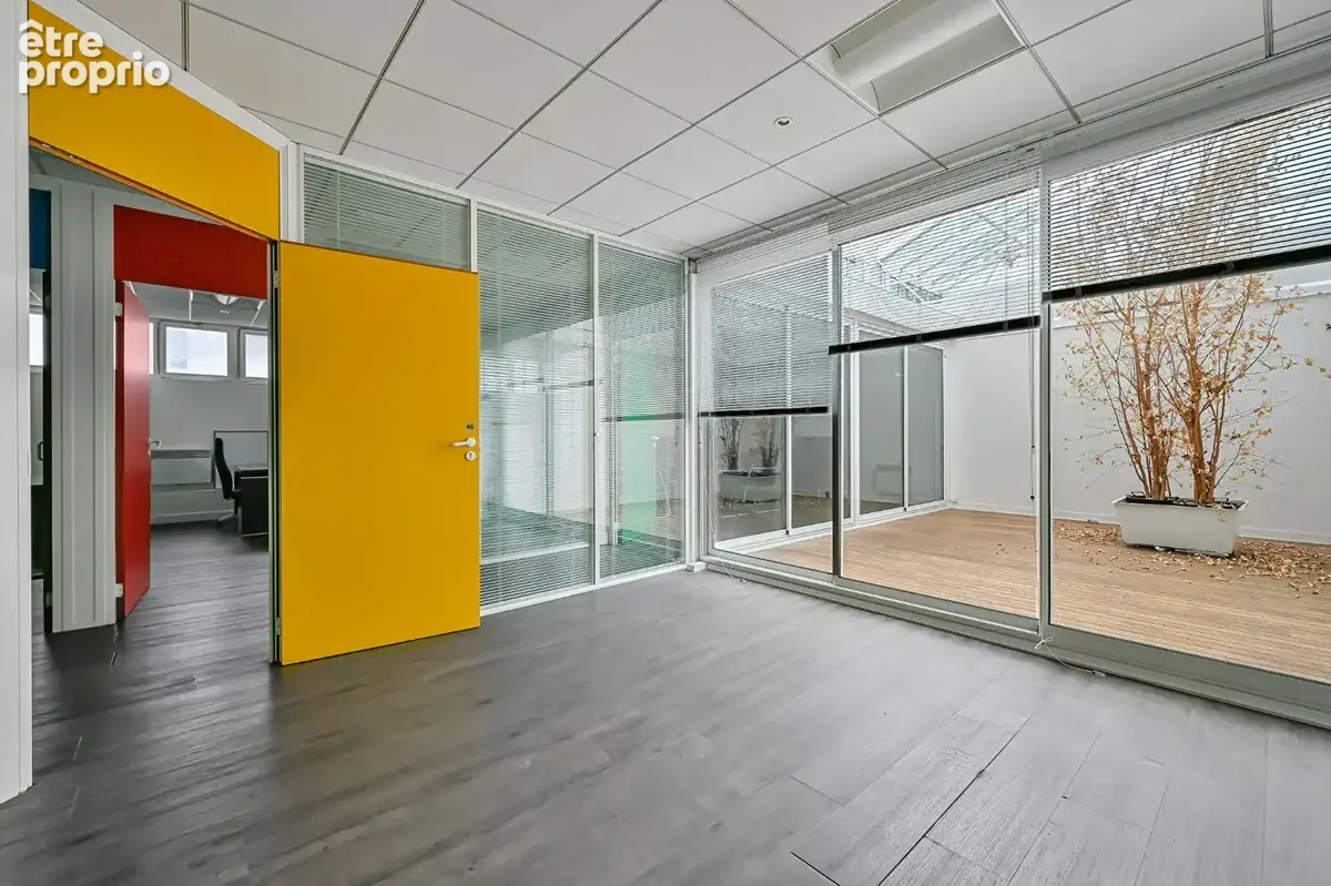 PARIS 14ème - Mouton Duvernet - Bureaux lumineux avec patio privatif . - photo 5