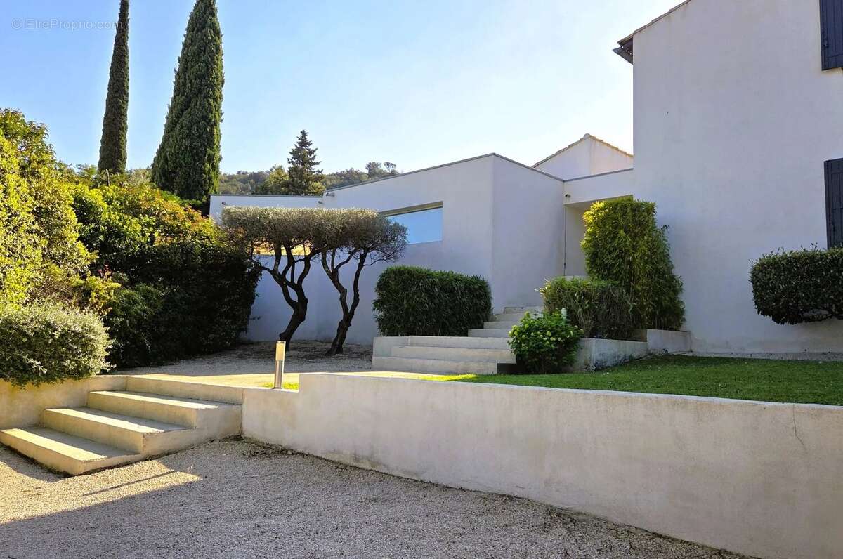 Maison à VILLENEUVE-LES-AVIGNON