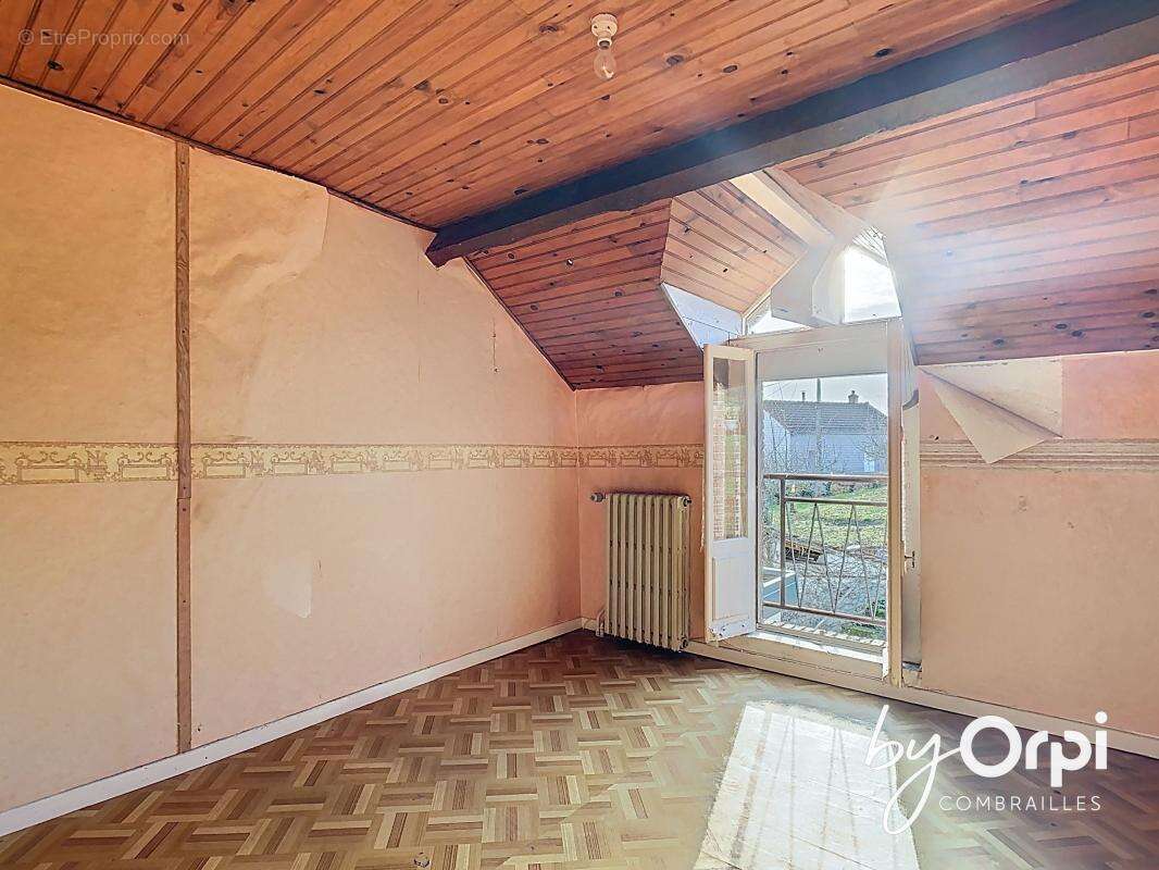 Maison à SAINT-ELOY-LES-MINES