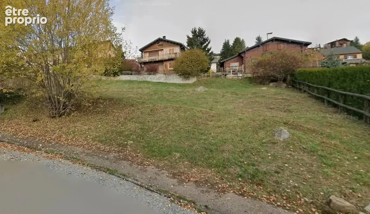 Photo Terrain à Font-Romeu-Odeillo-Via au prix de 143 000€