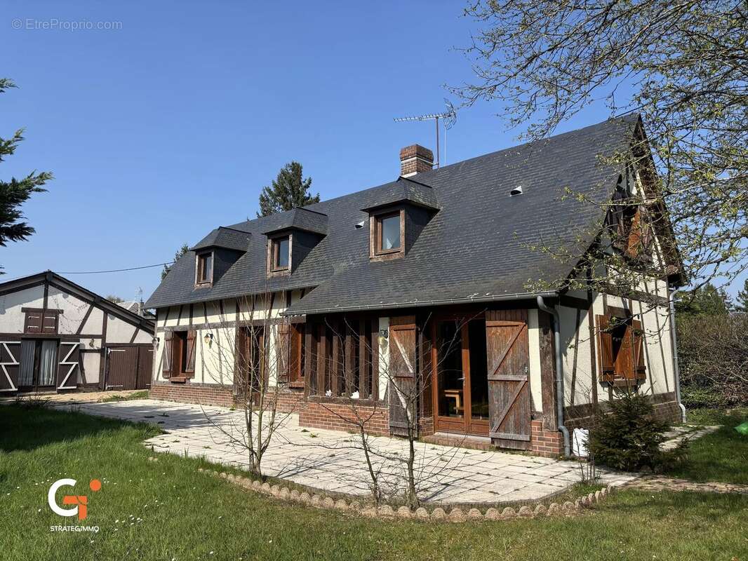 Maison à LES HOGUES