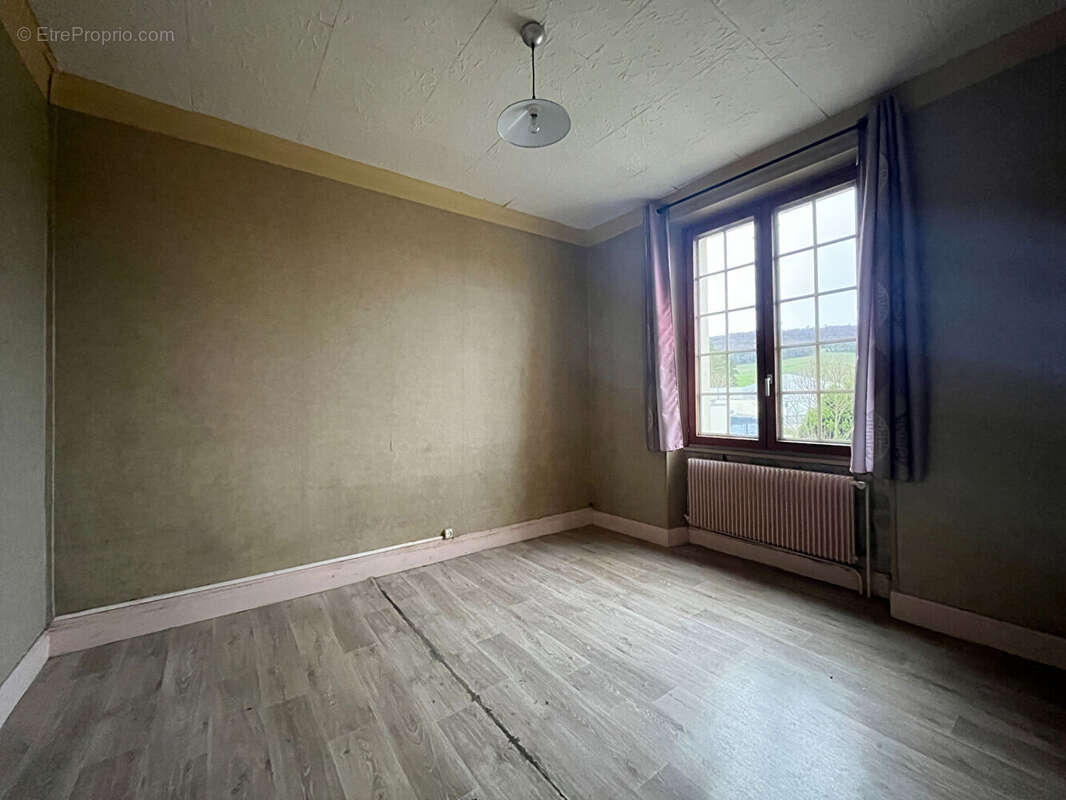 CUSTINES - Maison 4 pièces - 86 m2 - photo 9