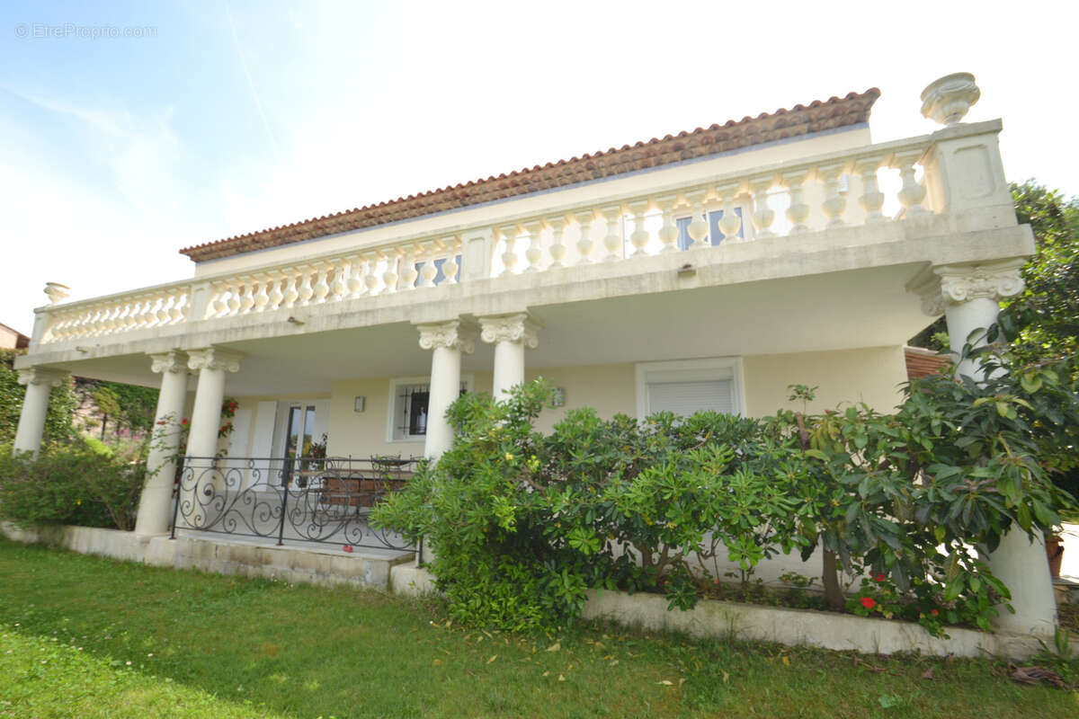 Maison à VALLAURIS