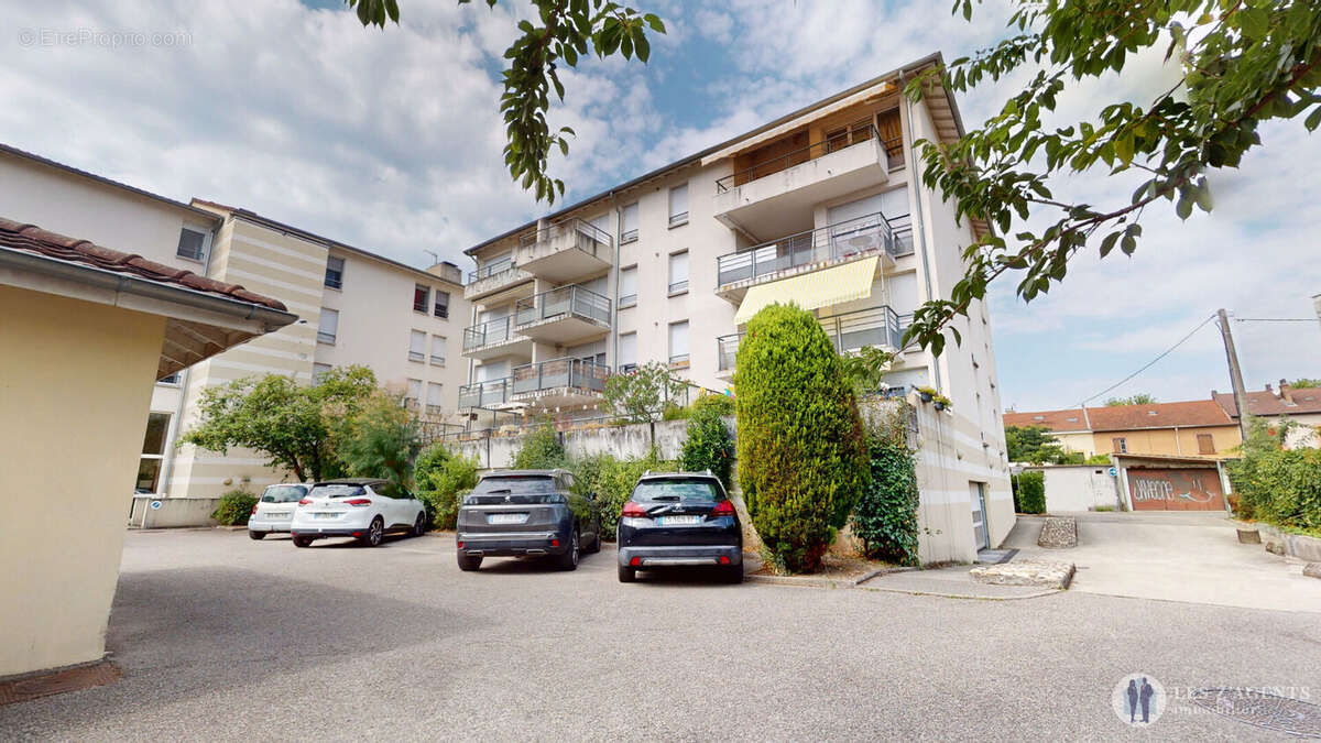 Appartement Saint Martin D Heres T4 de 80m2 avec terrase + garage - photo 17