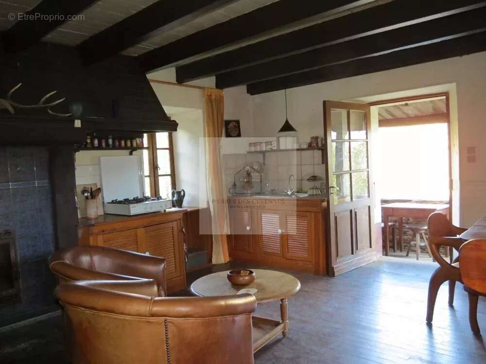 Maison à SAINT-GERMAIN-DE-CALBERTE