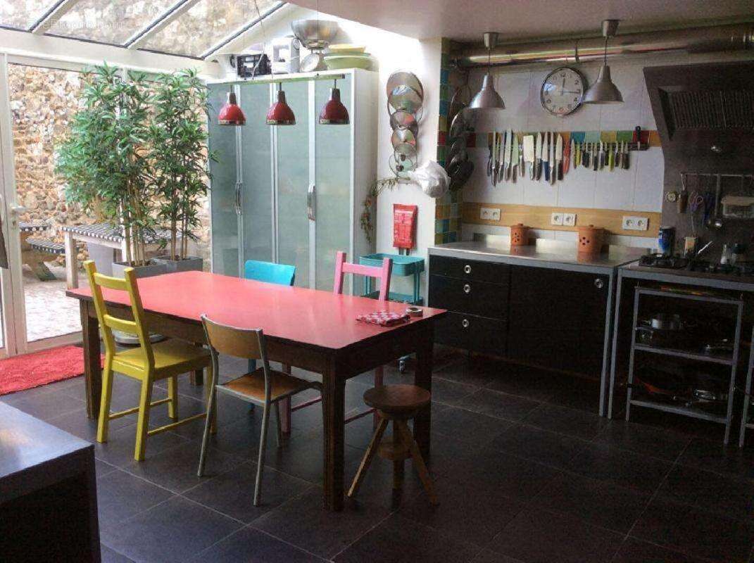 Maison à CHATEAUNEUF-LA-FORET