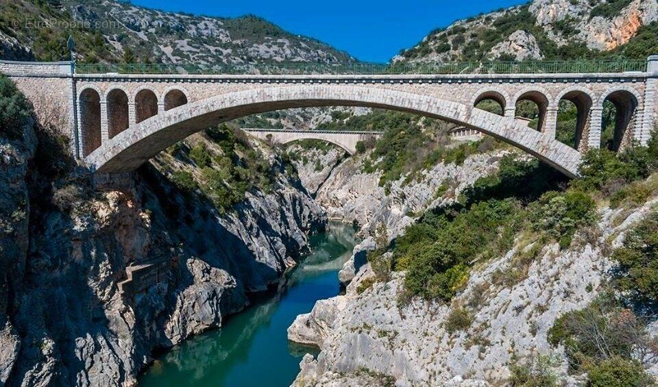 Terrain à SAINT-JEAN-DE-FOS
