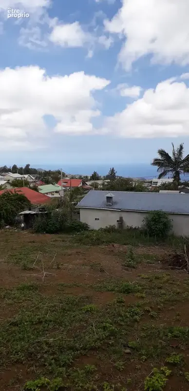 Terrain à LE TAMPON