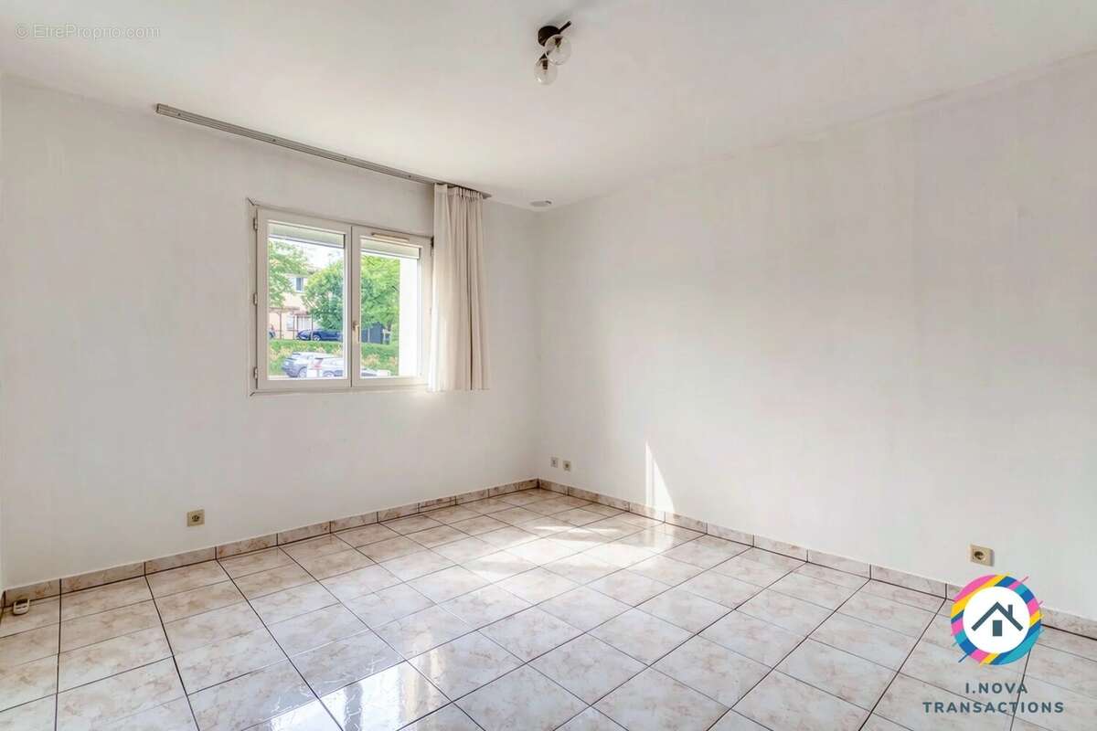 Maison à JASSANS-RIOTTIER