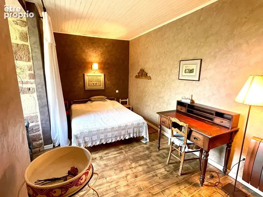 Belle maison en brasier avec dépendances. - photo 7