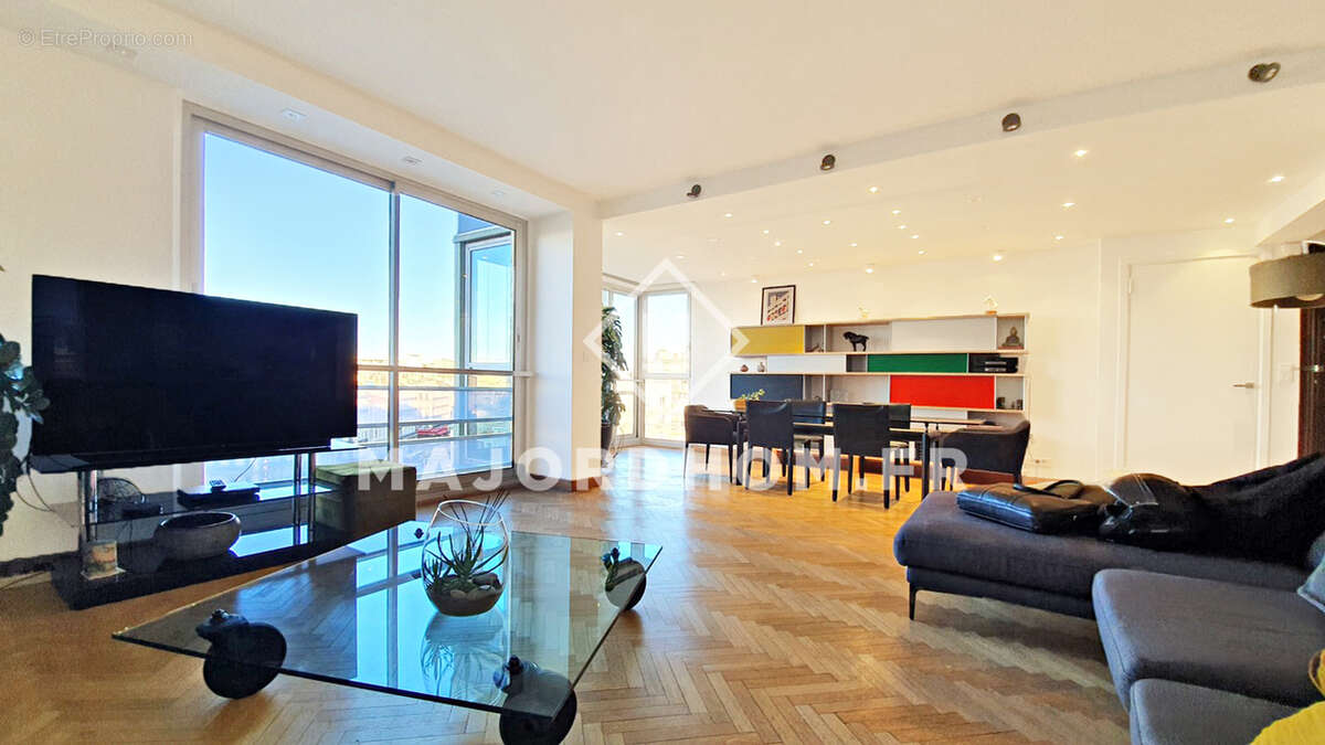 Appartement à MARSEILLE-6E