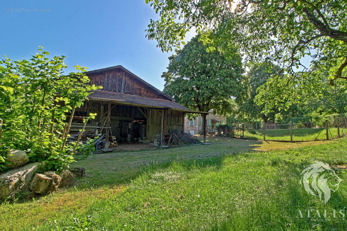 Maison en pierres avec dépendances - photo 16