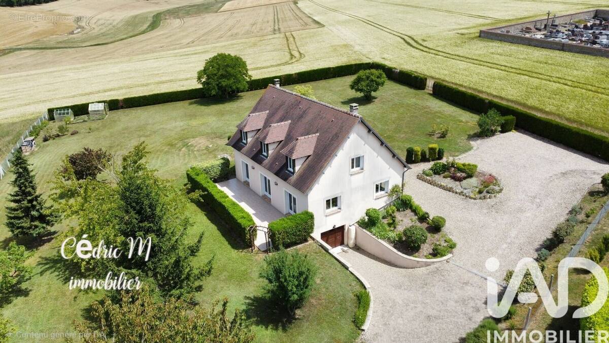 Photo 1 - Maison à CHAMBRAY