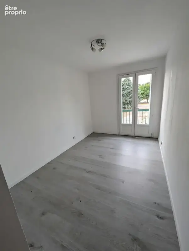 Appartement T4 rénové - photo 5