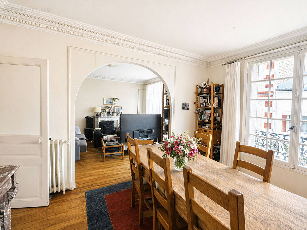 Appartement à COURBEVOIE