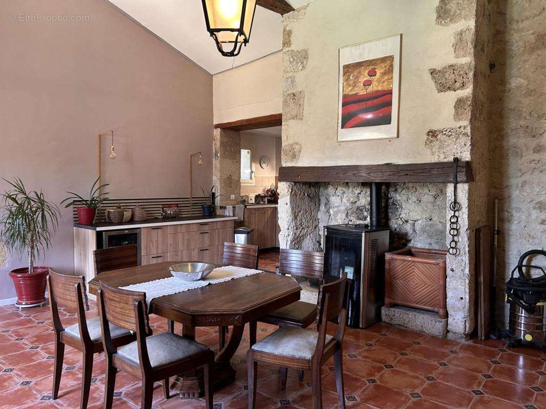 Charmante maison en pierre, jardin, piscine - photo 4
