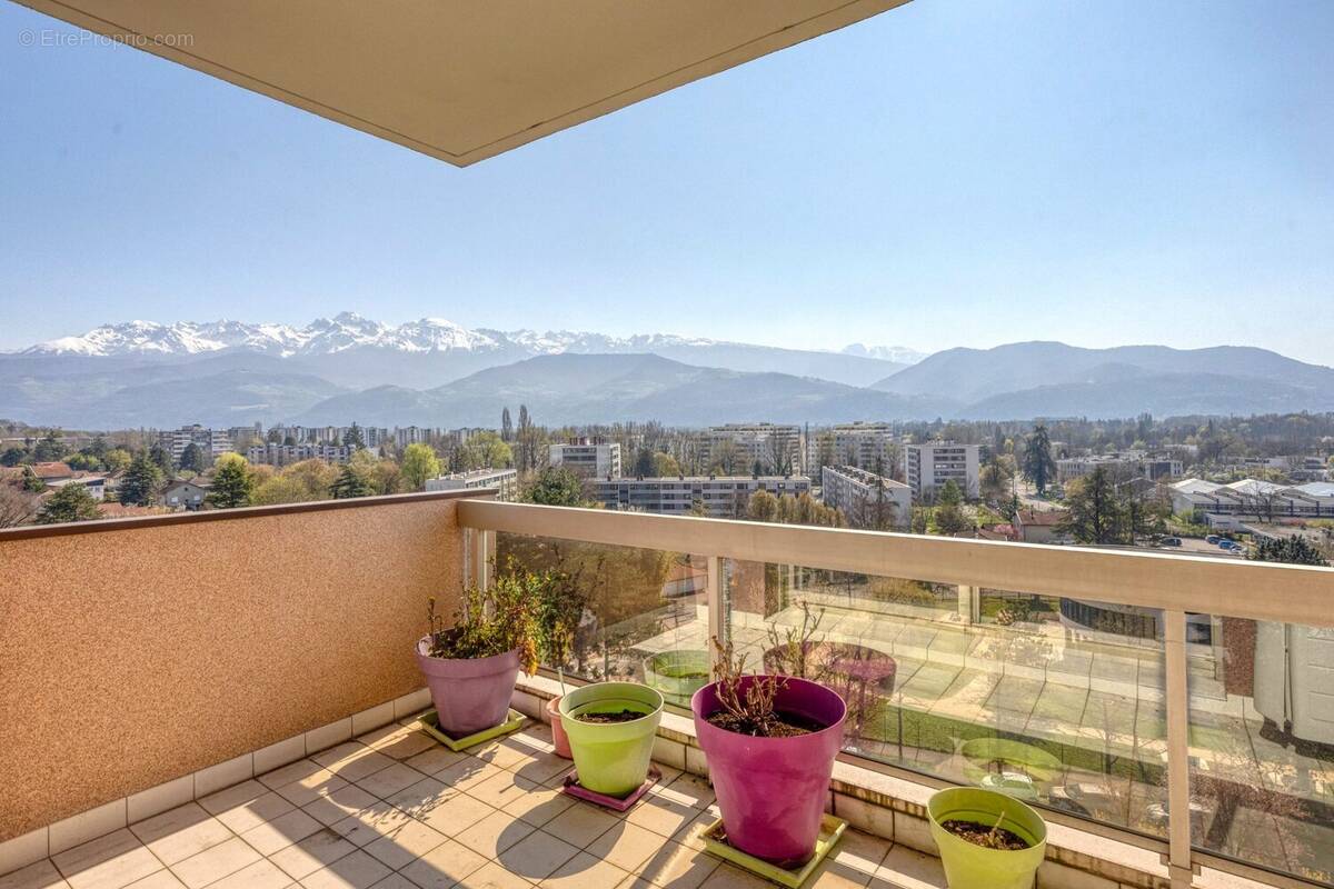 Appartement à MEYLAN