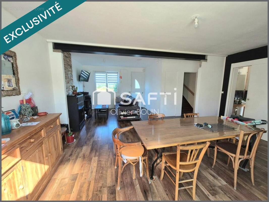 Photo 1 - Maison à SAINT-MARTIN-DES-CHAMPS