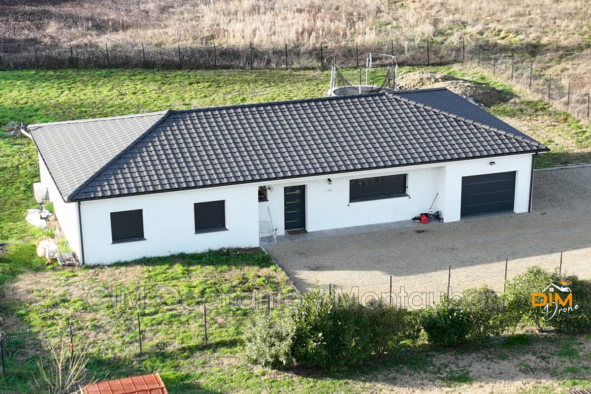 Maison à SAINT-ETIENNE-DE-TULMONT