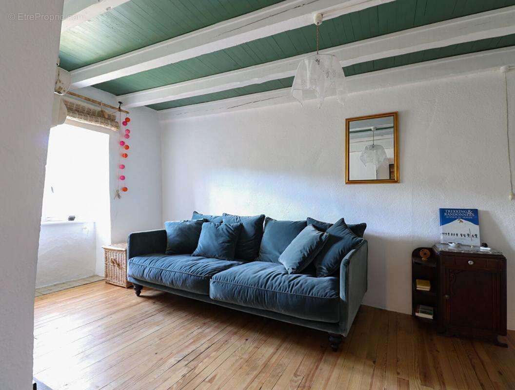 Maison à CASTELNAU-DE-BRASSAC