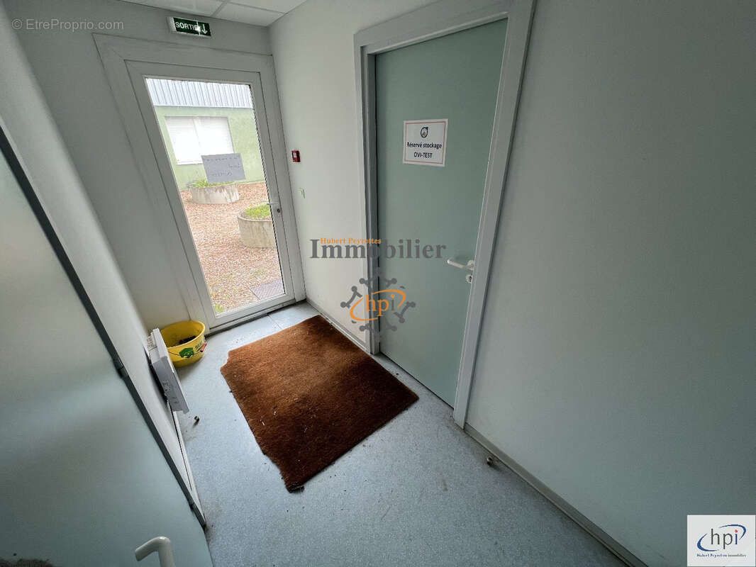 Commerce à VABRES-L&#039;ABBAYE