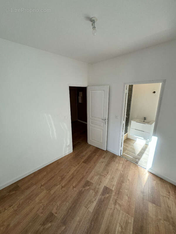 Appartement à CUERS