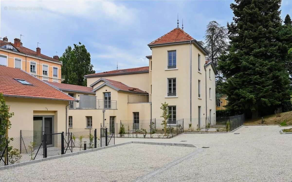 Appartement à TASSIN-LA-DEMI-LUNE