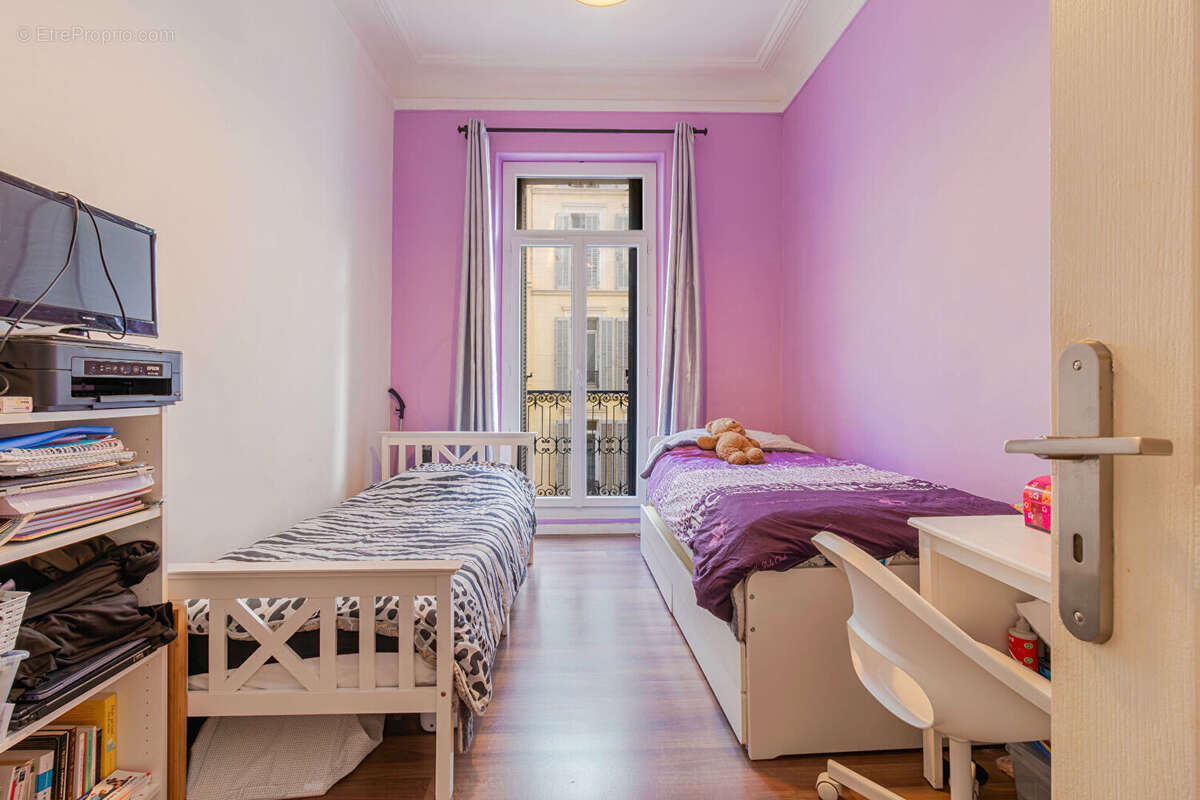 Appartement à MARSEILLE-2E