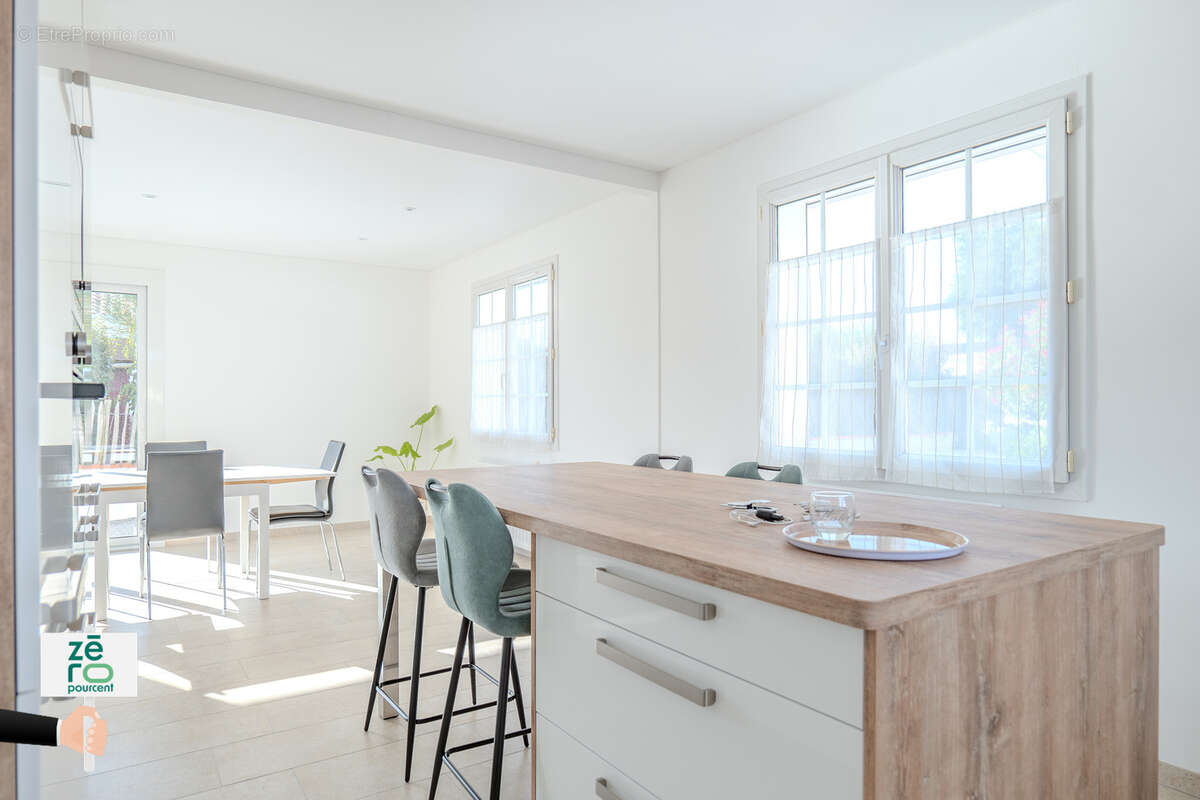 Le Fenouiller   Maison de plain-pied rénovée avec fort potentiel à 400 m du centre - photo 7