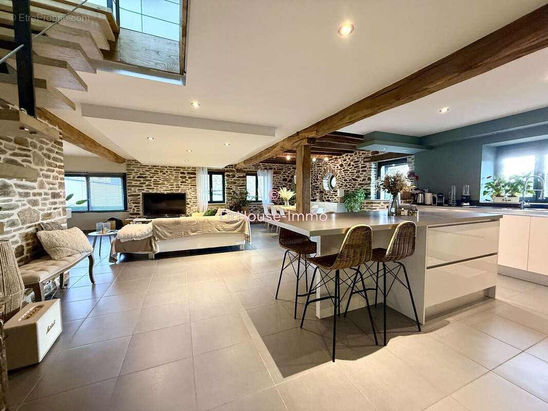 Maison à SAINT-HILAIRE-PEYROUX