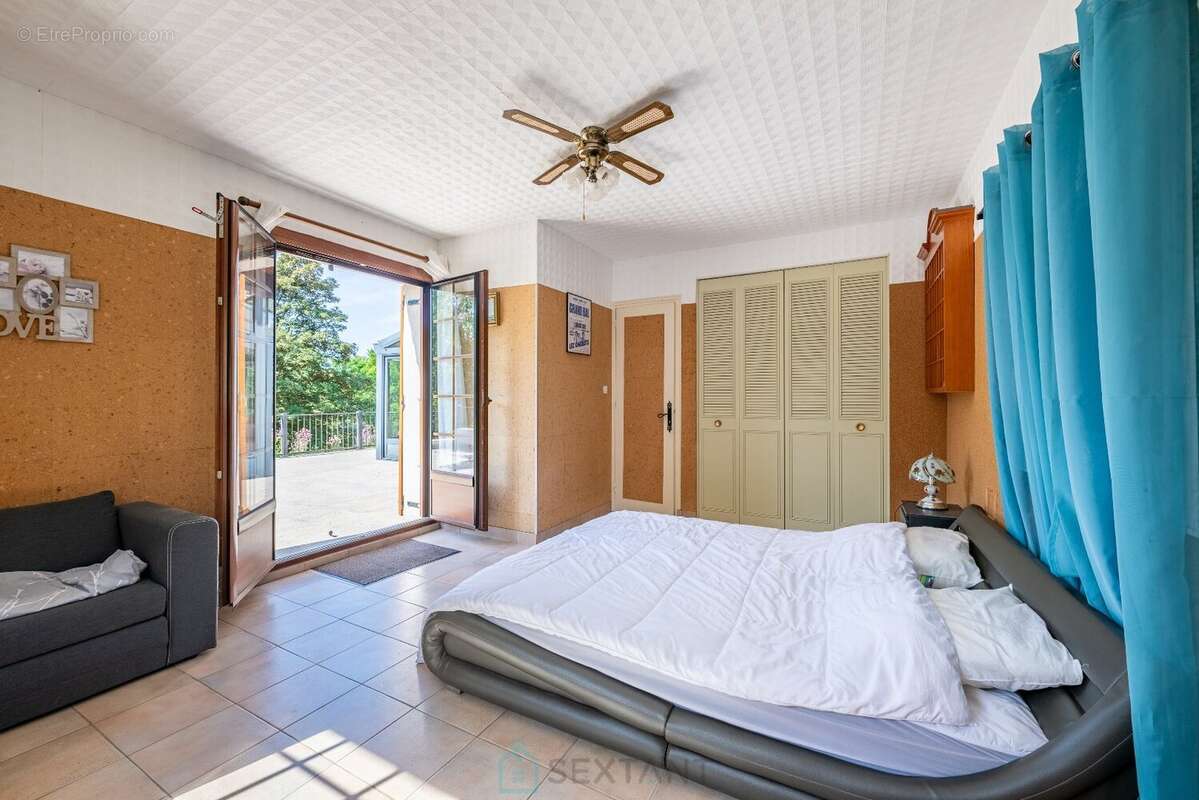 Maison à NANTEAU-SUR-LUNAIN